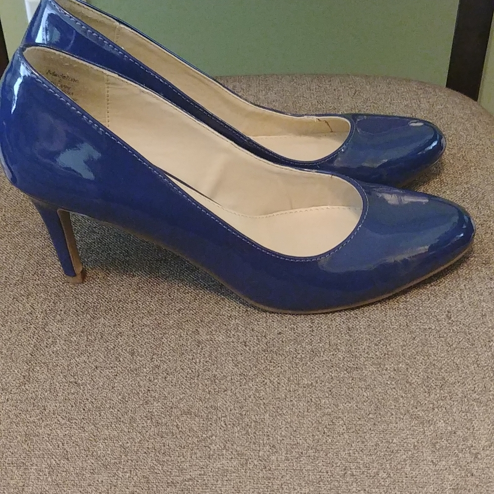MADELINE, Size 8, Navy heels - Picture 5 of 12